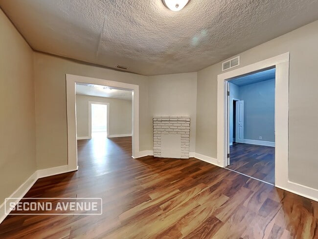 Building Photo - 1548 W 23rd St