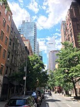 Building Photo - 334 E 53rd St