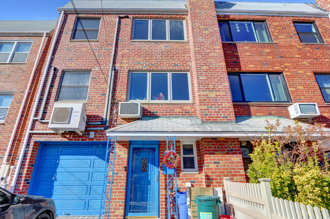 Building Photo - 2532 48th St