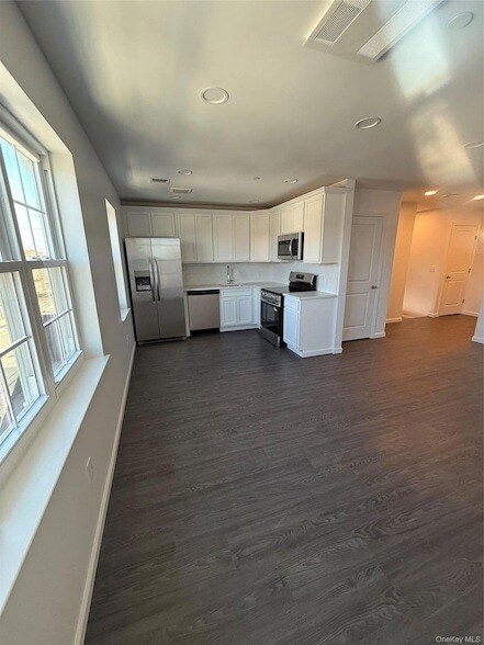 Building Photo - 338 Beach 46th Street