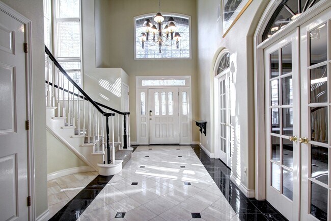 Building Photo - Castle Pines Village Custom Home for lease.