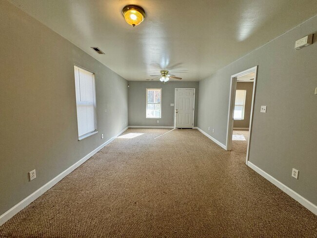 Photo - 2009 Grandhaven Dr Apartment