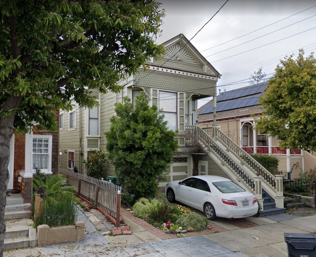 Primary Photo - 1723 Saint Charles St