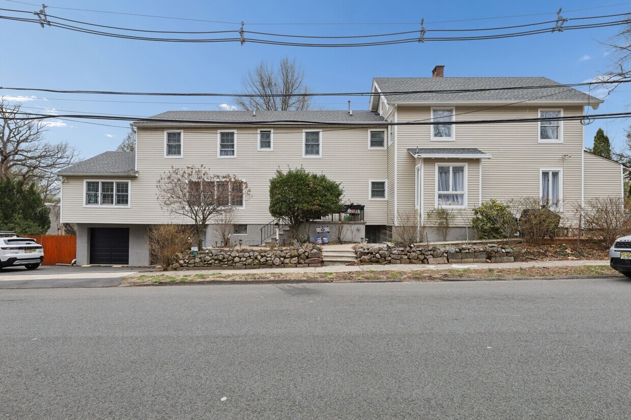 Photo - 52 Hillside Ave (Tenafly, NJ)