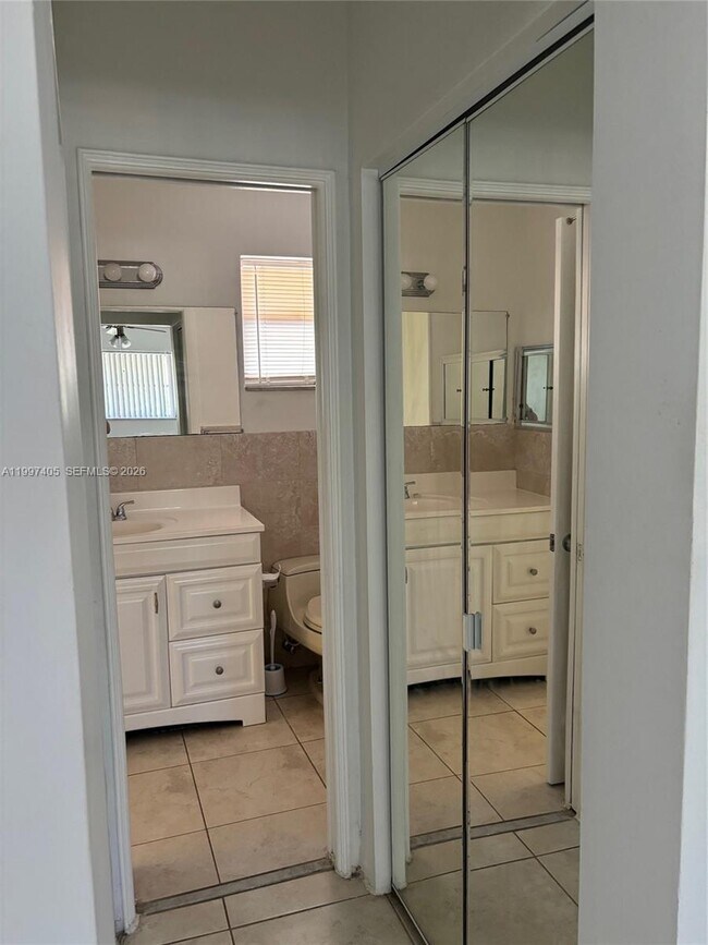 Foto del edificio - 20200 NE 27th Ct