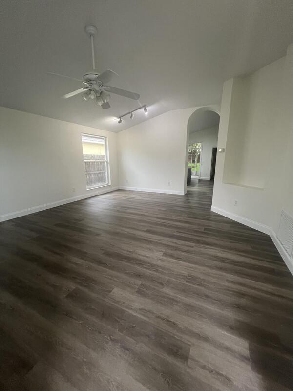 Building Photo - 1665 Slash Pine Pl