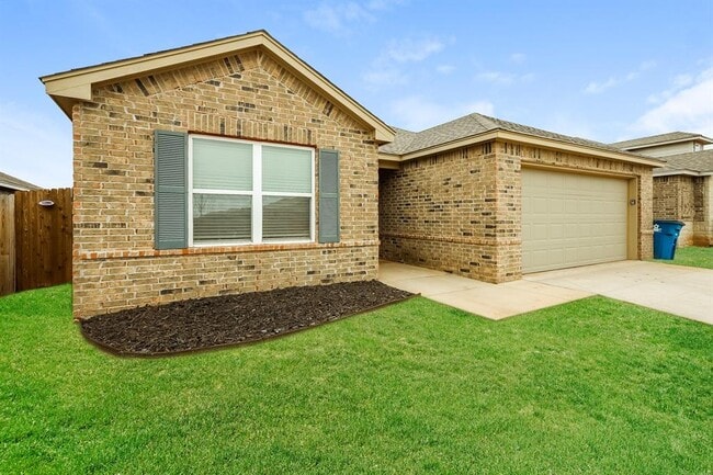 Building Photo - 518 Crystal Ln
