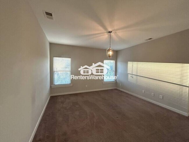 Building Photo - This move in ready 1681 square foot home with 4 bedrooms and 2.0 bathrooms and a 2-car garage is ...
