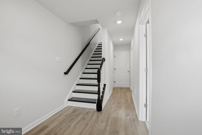 Foto del edificio - 818 Bond St