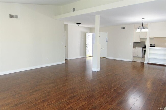 Foto del edificio - 9310 Crebs Ave