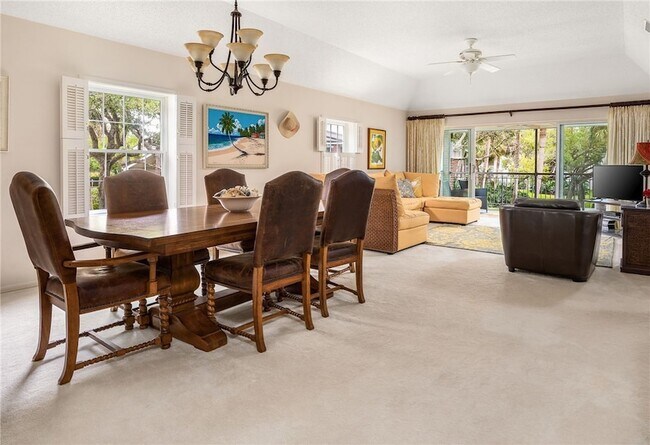 Foto del edificio - 101 Park Shores Cir
