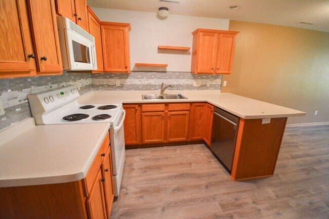Foto del edificio - Cozy 2 Bed, 1.5 Bath Townhome in Stewartvi...