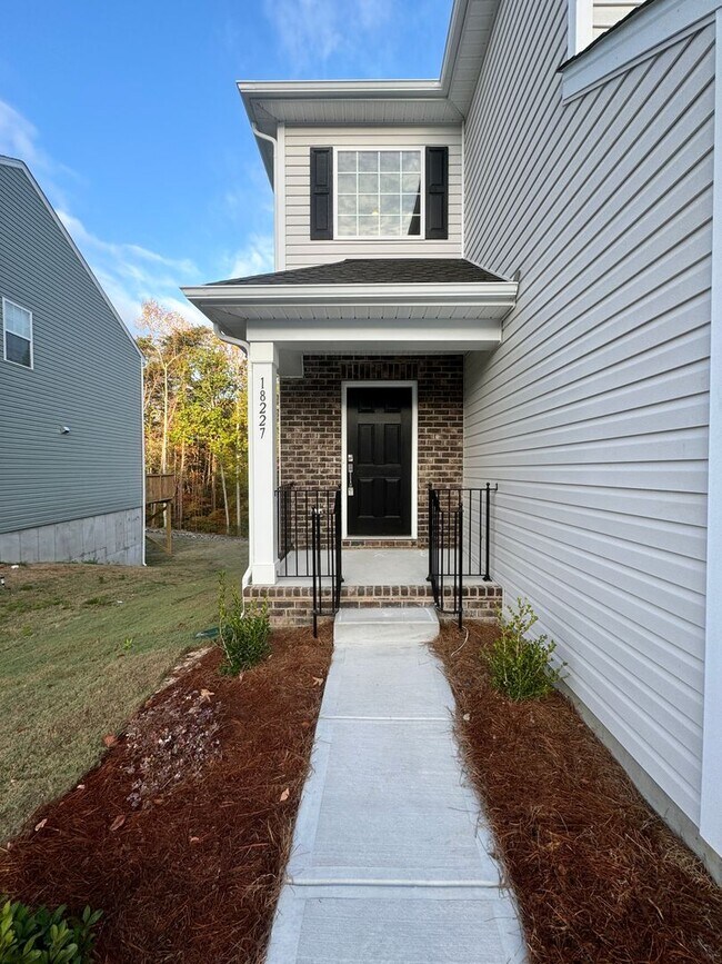 Foto del edificio - 4BR/2.5BA in Steel Creek's Brightwater Neighborhood