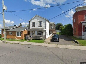 Building Photo - 256 Hamilton St