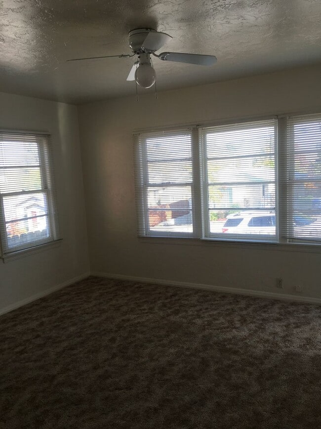 Foto del edificio - 2 bedroom downtown home with fenced yard