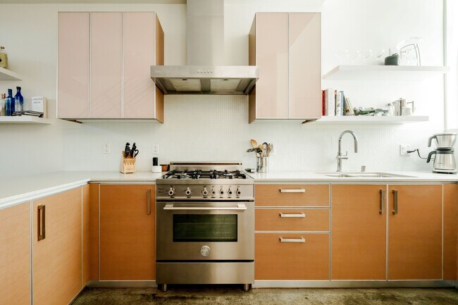 Foto del edificio - 1220 N Orange Grove Ave