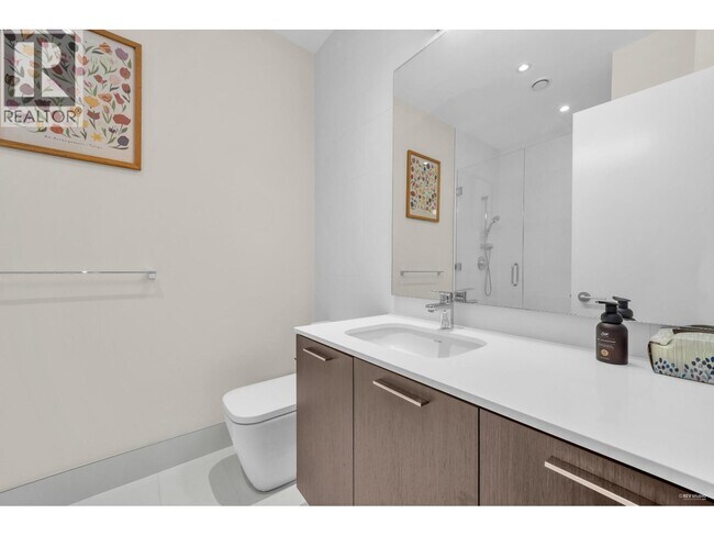 Photo du bâtiment - 2821 Chippendale Rd