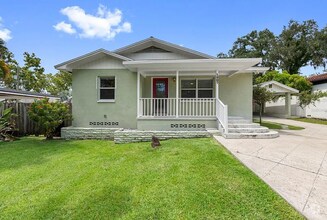 Building Photo - 1207 W Charter St