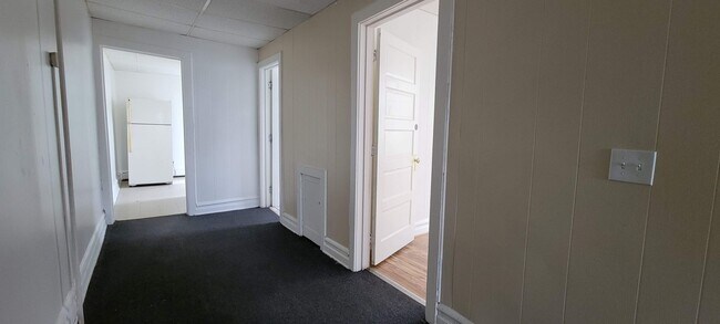 Building Photo - 227 S 16th St