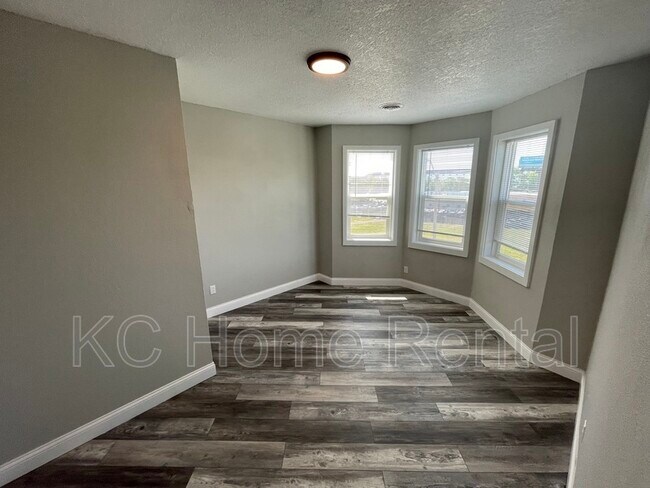 Foto del edificio - 3400 E 14th St
