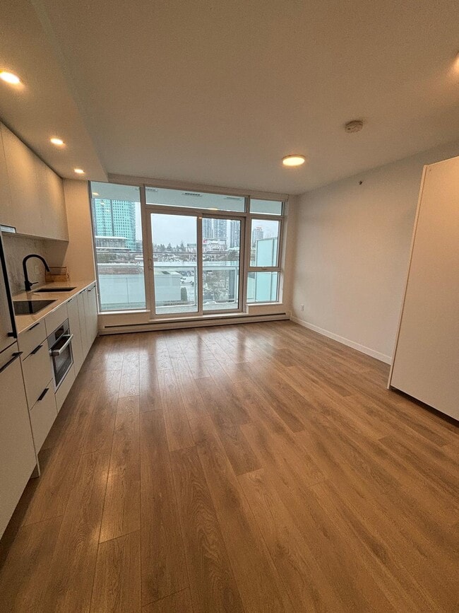Building Photo - 409-13685 102 Avenue
