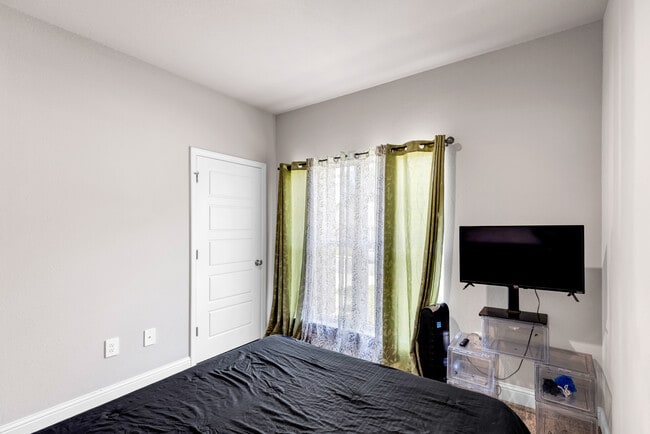 Photo - 5371 Leeds Ln House