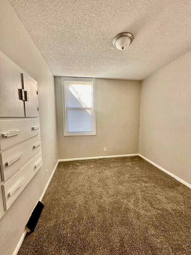 Building Photo - Cute 2 Bed 2 Bath Home for Rent.