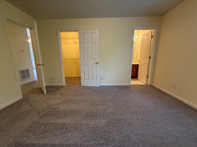 Foto del edificio - 1924 Muncie Ave