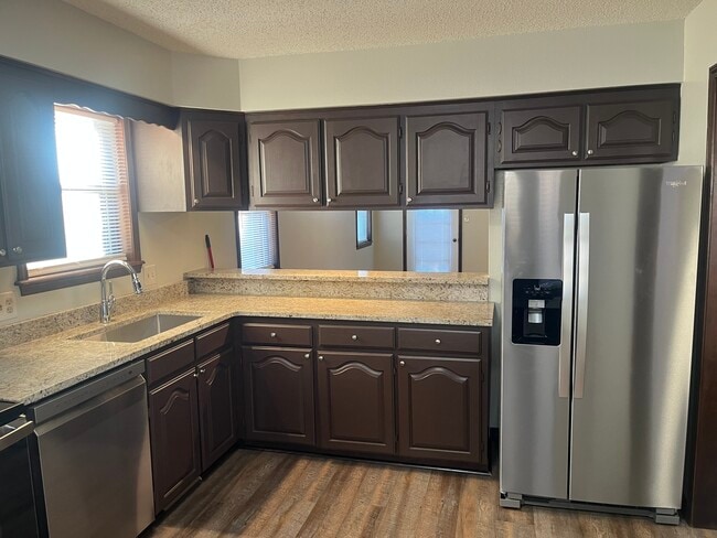 Foto del edificio - 1510 Summerhill Ct