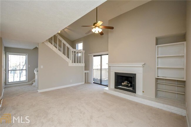 Building Photo - 3915 Cedar Cir