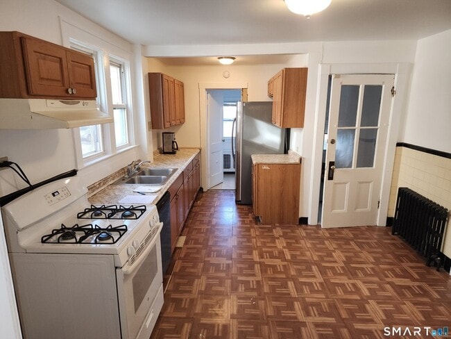 Building Photo - 16 Dean St