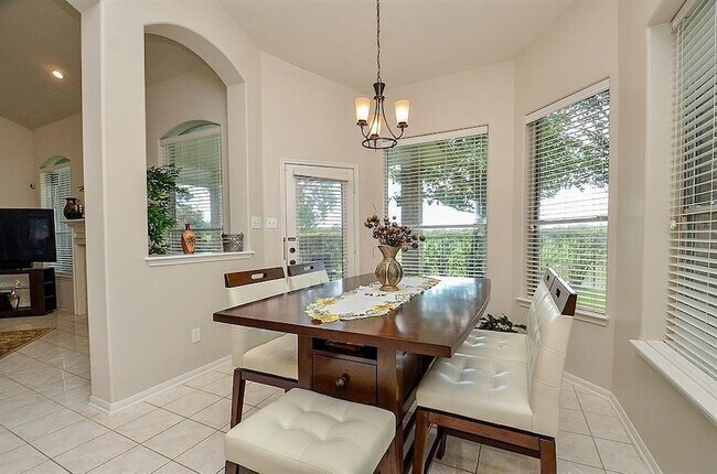 Building Photo - 1306 Ventura Canyon Dr