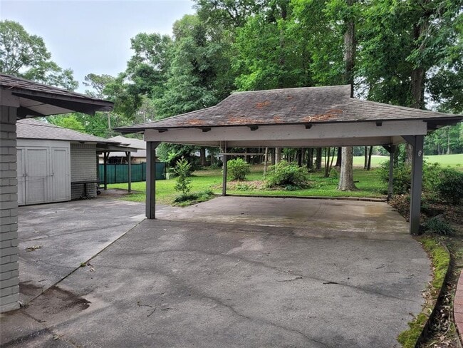 Foto del edificio - 24 Greentree Ln