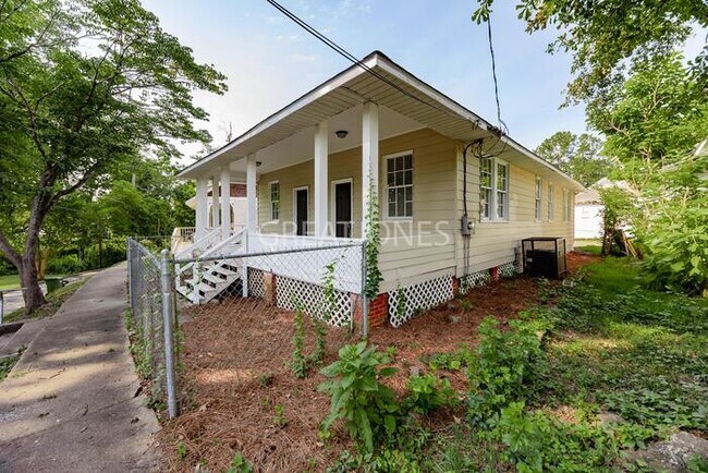 Foto del edificio - REDUCED! - HOLIDAY SPECIAL! SIGN A LEASE B...