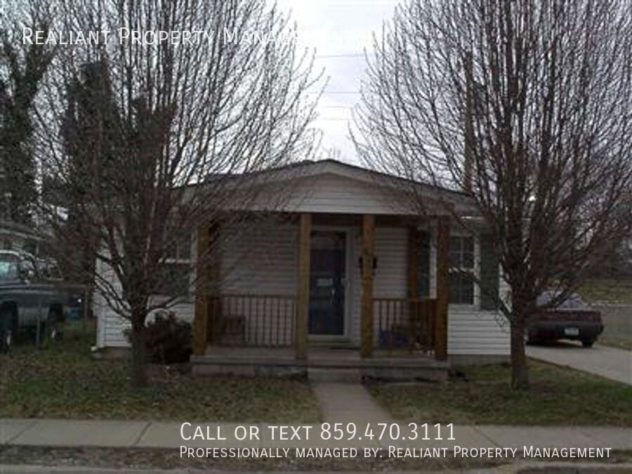 Primary Photo - 100 Meadow Ln