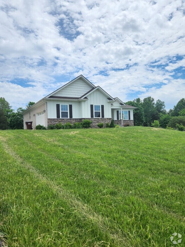 Building Photo - 1749 Corydon Ridge Rd NE