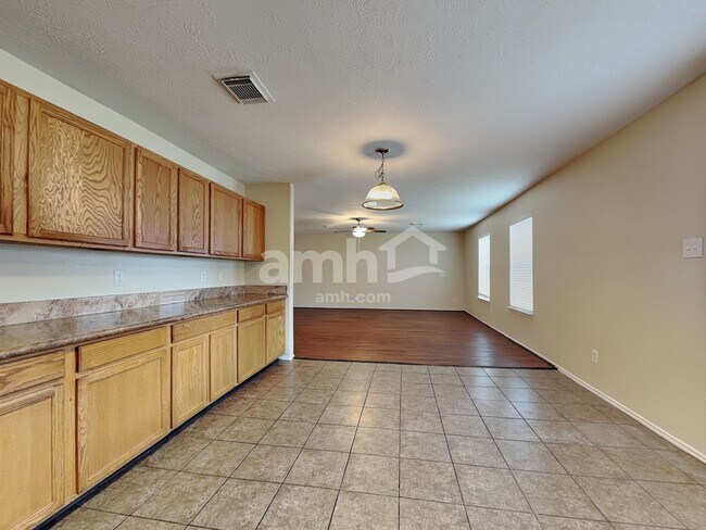 Foto del edificio - 18227 Thicket Grove Rd