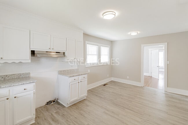 Building Photo - REDUCED! - NOW OFFERING 1/2 MONTH FREE WIT...