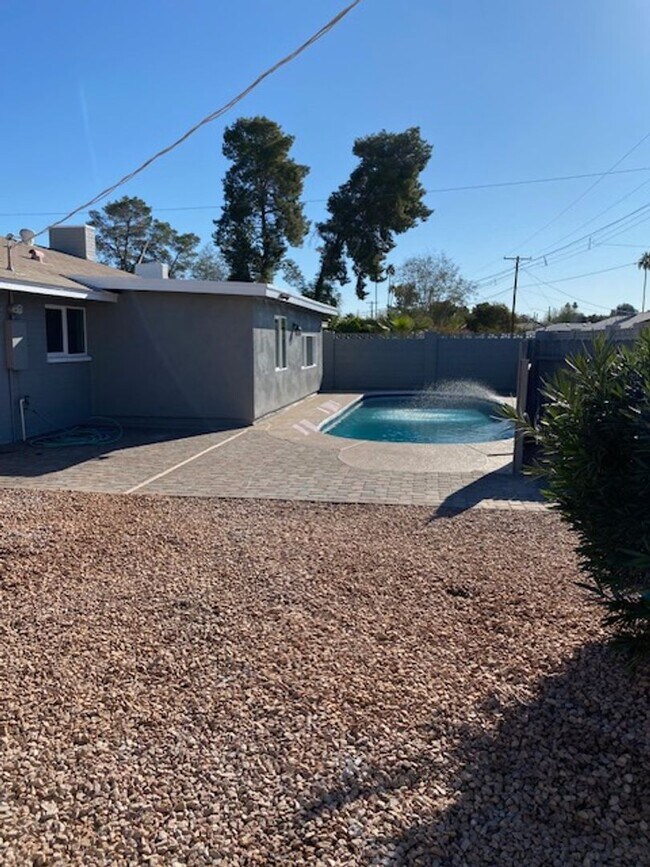 Building Photo - 5-Bedroom Tempe Home with Private Pool Near ASU Campus