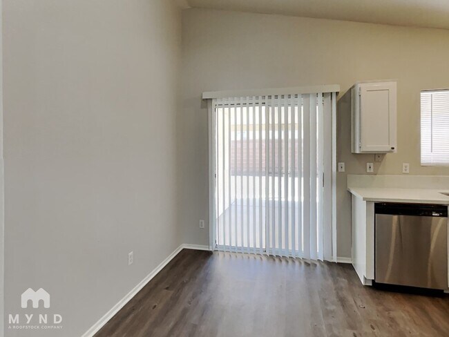 Foto del edificio - 2858 Mt Hope Dr