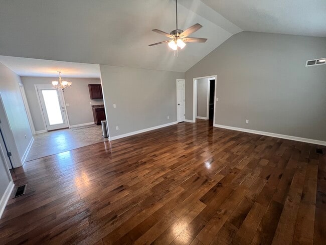 Building Photo - 9832 Smiths Grove- Scottsville Rd