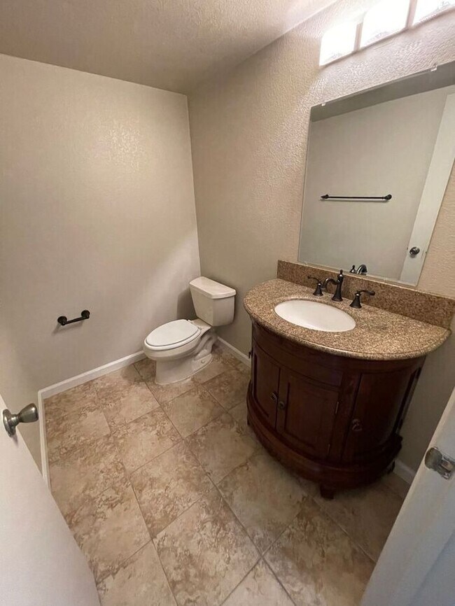 Building Photo - Now Ready! Newly Updated and Spacious 3/2....