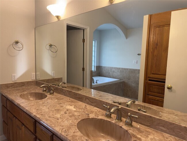 Foto del edificio - 2614 W Newton Cir