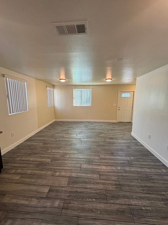 Foto del edificio - 457 E 30th St