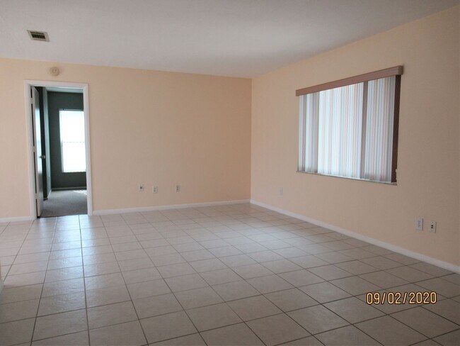 Photo - Cozy 3 Bedroom Port Orange Home with Fence...