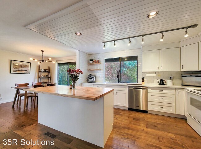 Building Photo - 3 br, 2 bath House - 12638 87th Place NE