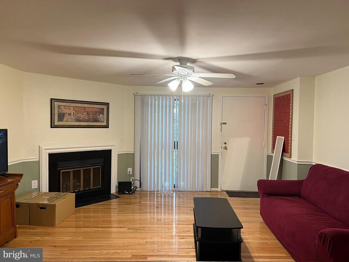 9731 Hellingly Pl Unit 37, Montgomery Village, MD 20886 Room for Rent in Montgomery Village