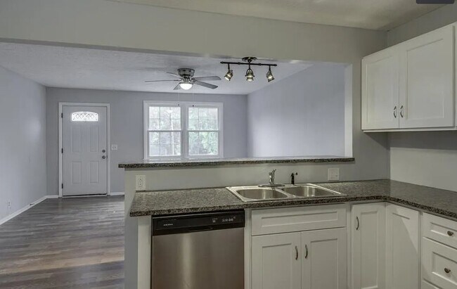 Foto del edificio - 508 Ash Briar Cir