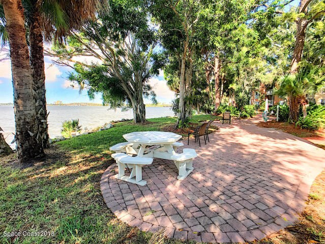 Building Photo - 225 S Tropical Trail