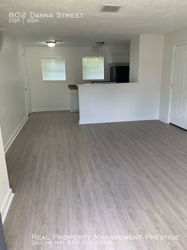 Foto del edificio - 802 Danna St